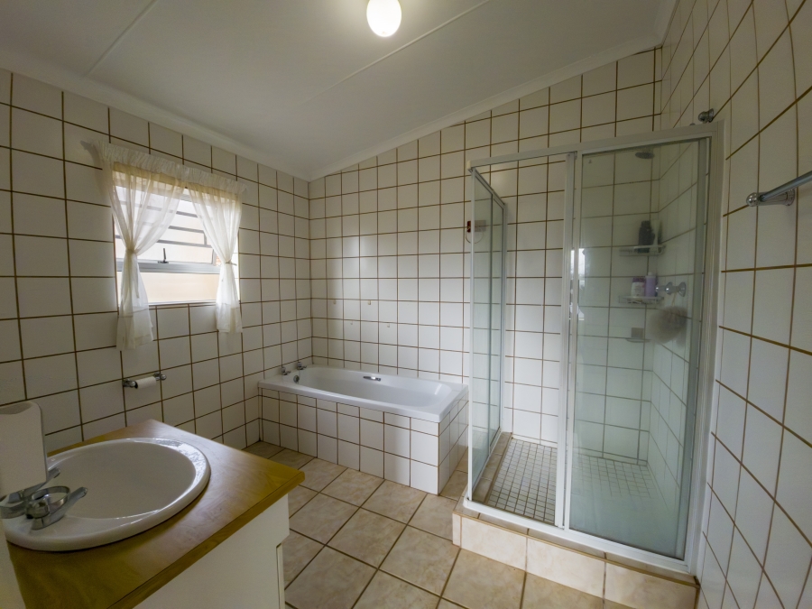 3 Bedroom Property for Sale in Stilbaai Wes Western Cape